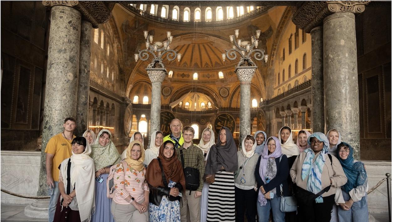 伊斯坦布尔圣索菲亚大清真寺的荣誉学生